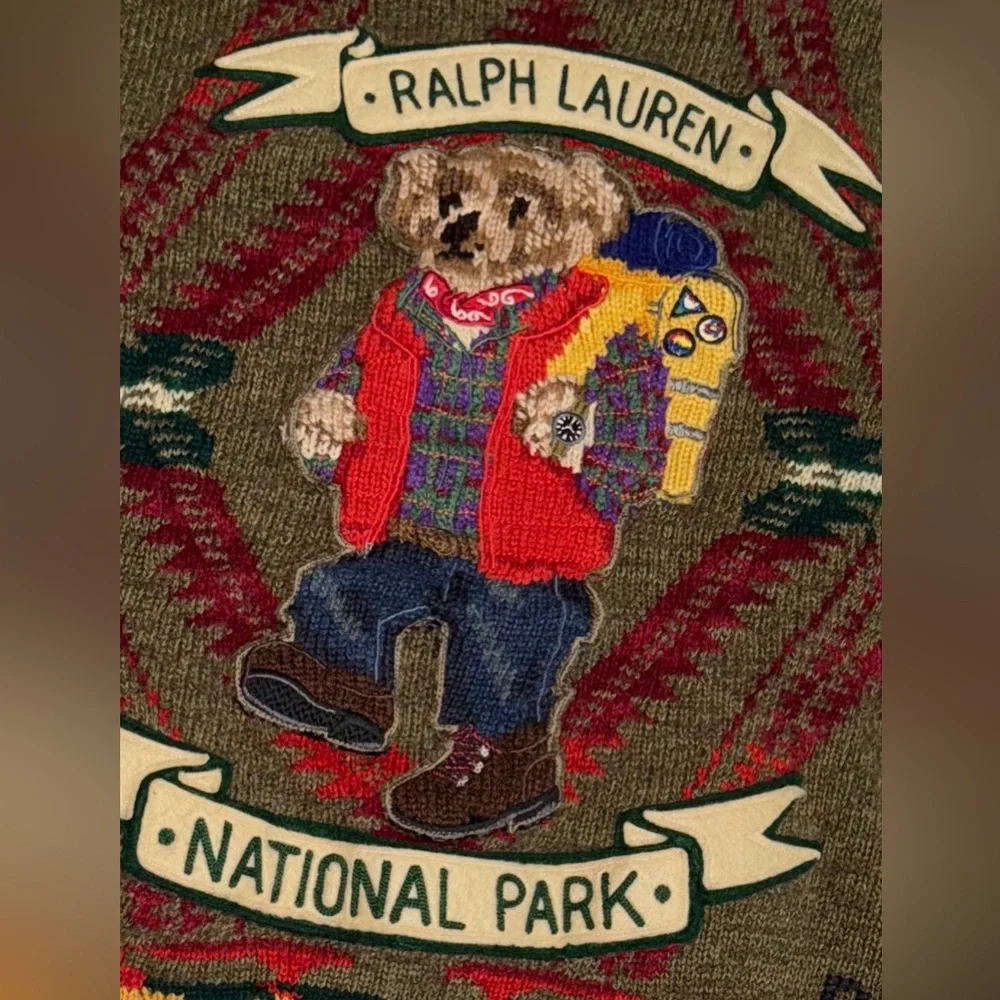 ((SOLD)) Ralph Lauren Men's Olive Sweater with Bear and National Park Design - Picture 2 of 3